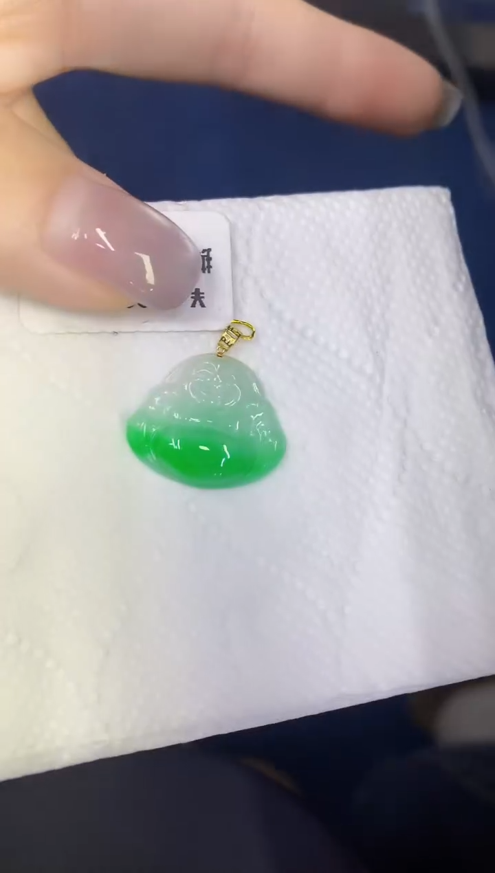颈饰18K金镶嵌翡翠缅甸天然翡翠A货