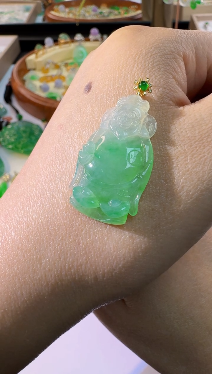 【闪购商品】翡翠颈饰18K金镶嵌缅甸翡翠A货吊坠