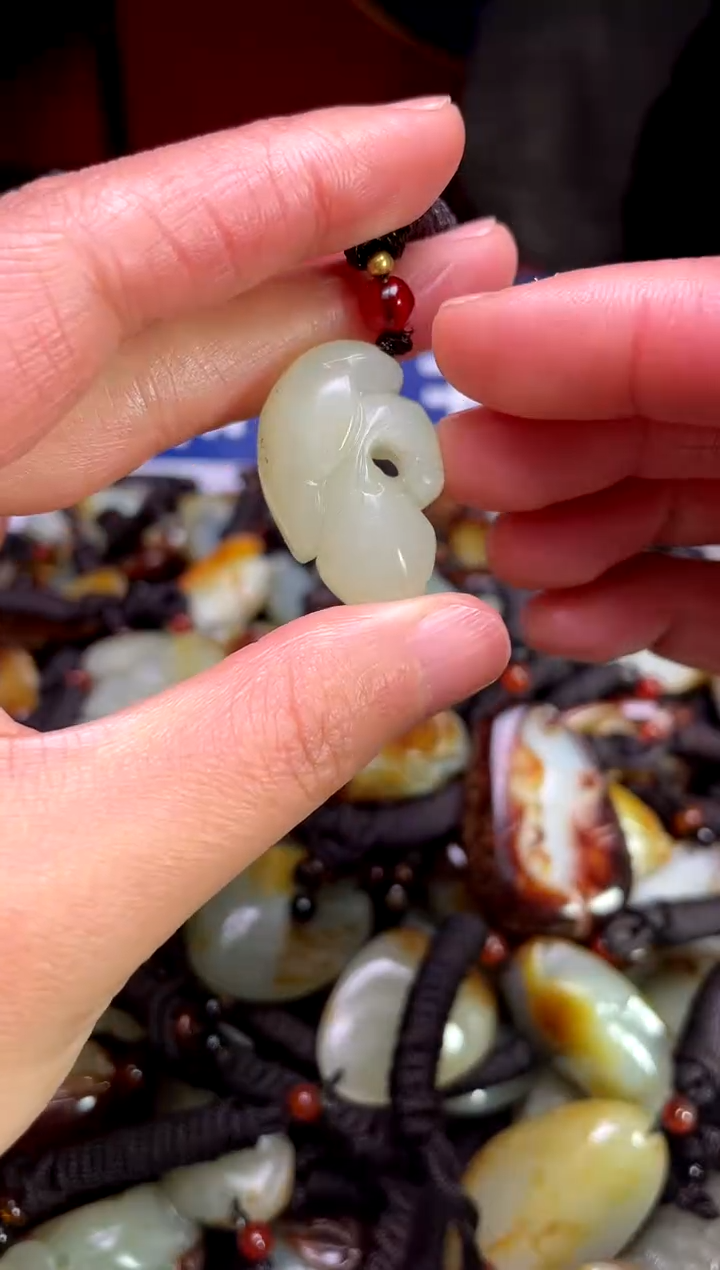 【闪购商品】和田玉颈饰未镶嵌1