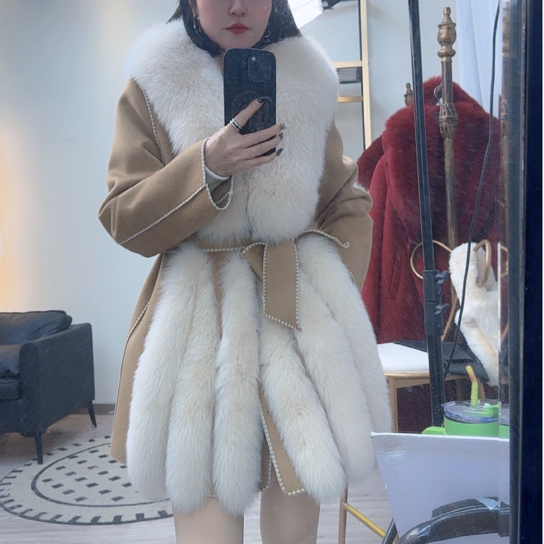 2024新款冬季羊毛大衣狐狸毛外套系带款可拆卸新款毛毛外套女