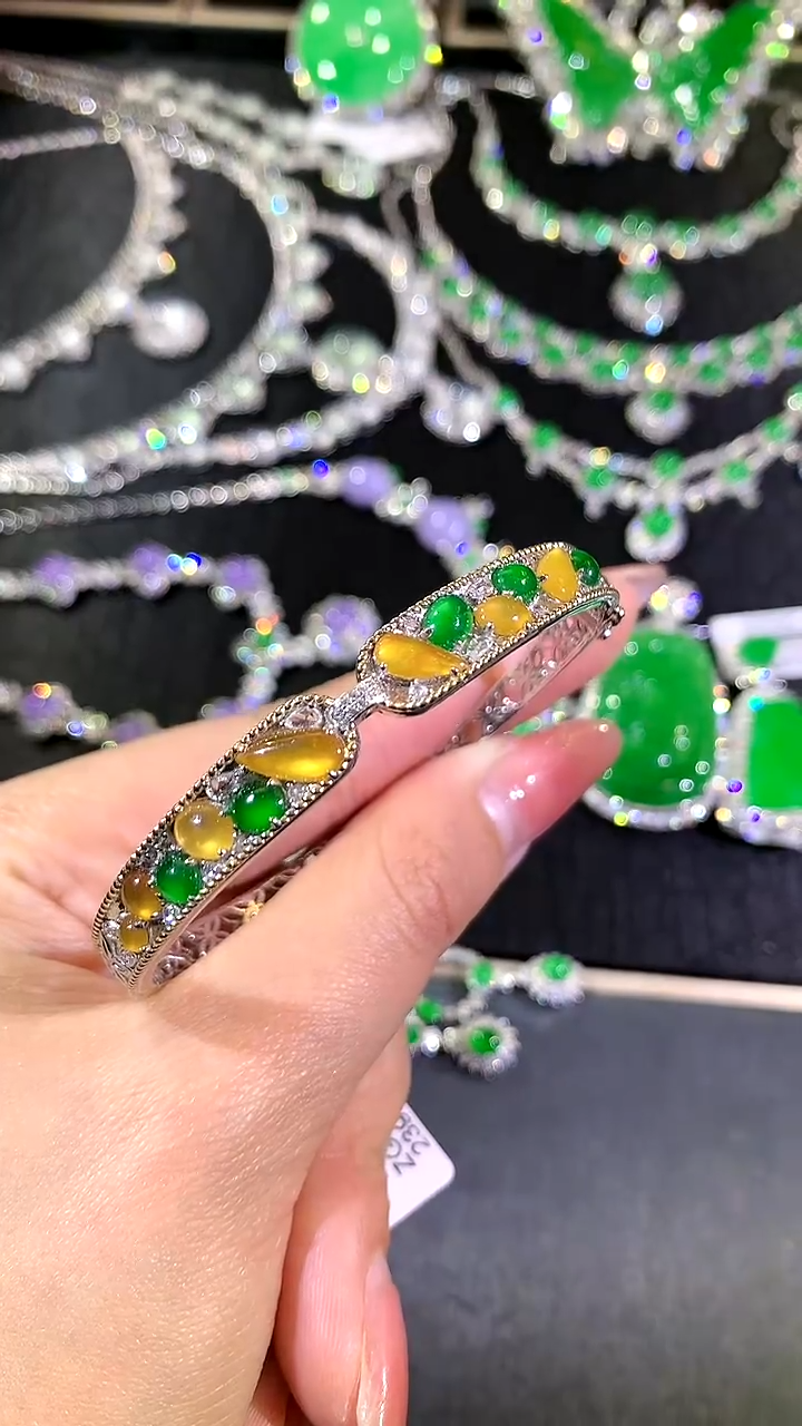 【闪购商品】翡翠手镯未镶嵌40-手镯