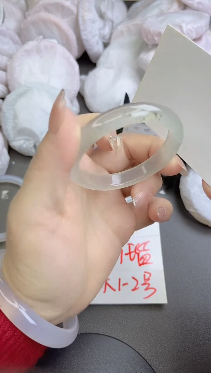 手镯玛瑙/玉髓未镶嵌135