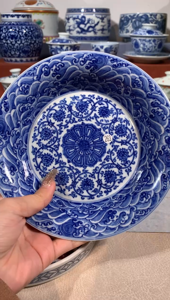 【闪购商品】摆件263青花海水缠枝莲壶承