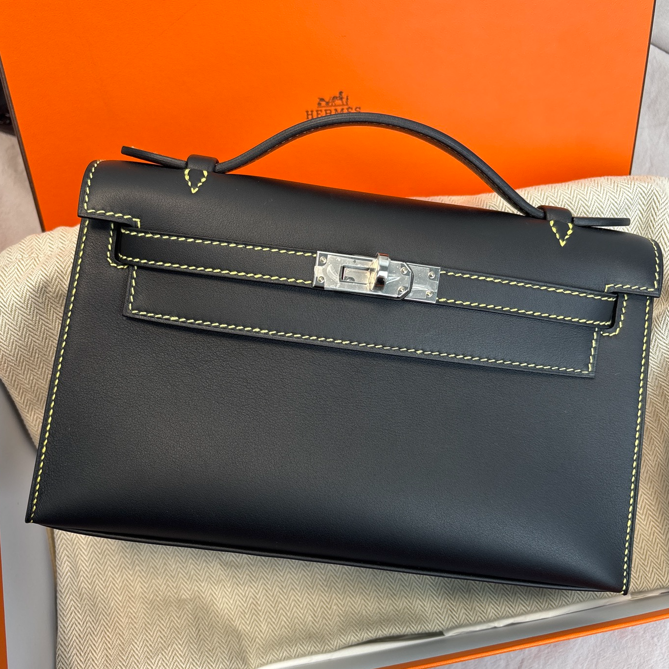 未使用 Hermes/爱马仕 小花6欢 KELLY 一代黑色 SW皮 W刻金扣包