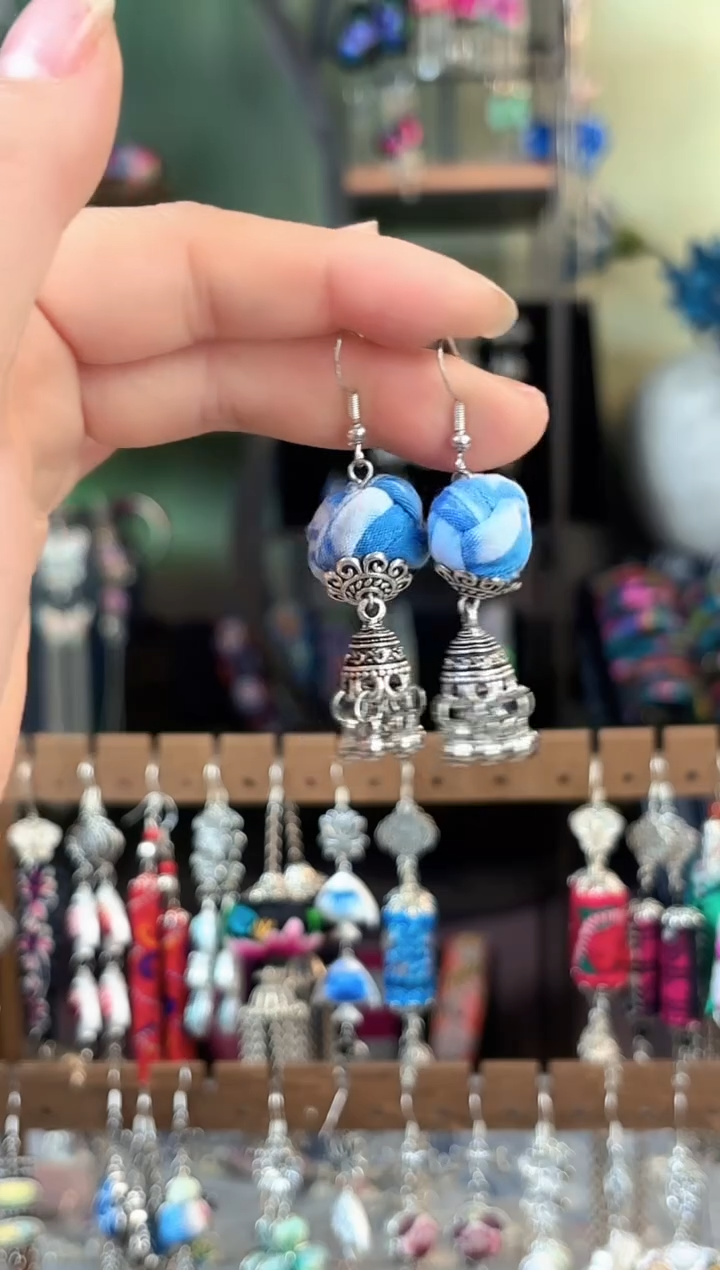 彩云南阁非遗老绣苗银饰品622