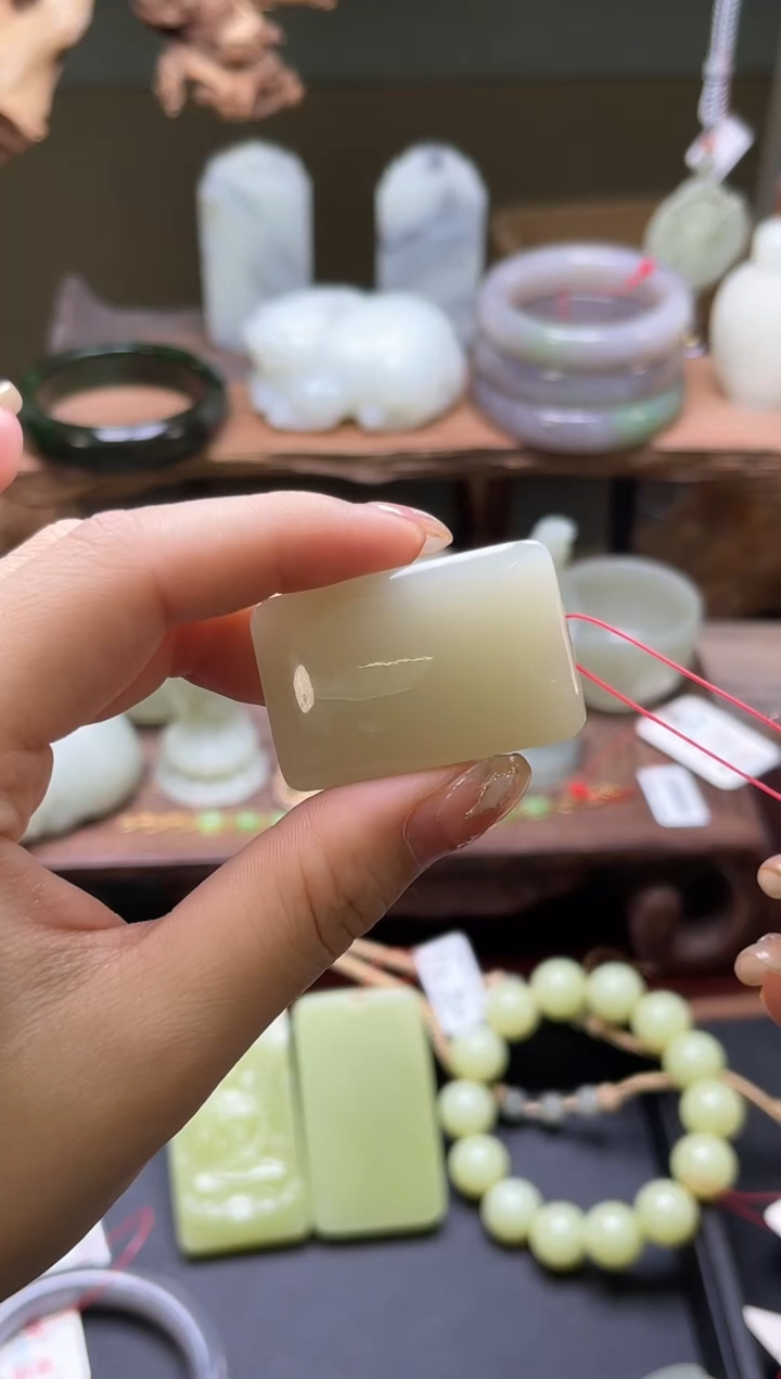 【闪购商品】和田玉吊坠未镶嵌且末迪克兰 光面无事牌31389