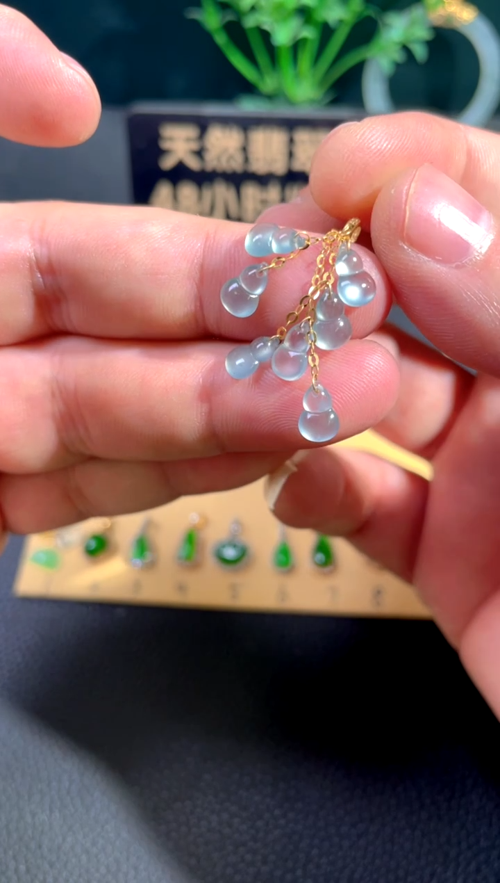 颈饰18K金镶嵌翡翠翡翠