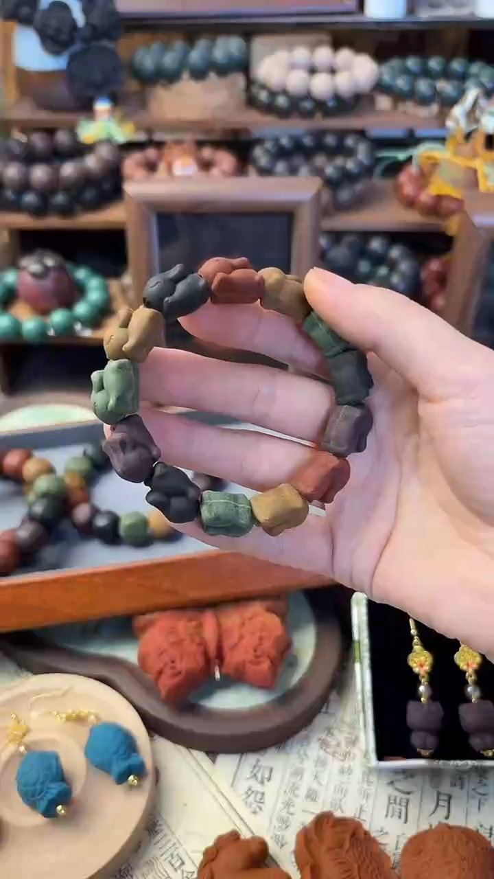 泥塑月贵图多宝设计款一条