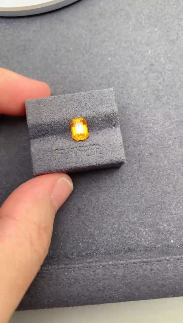 裸石彩色蓝宝石1.5ct黄蓝宝   定制   BG