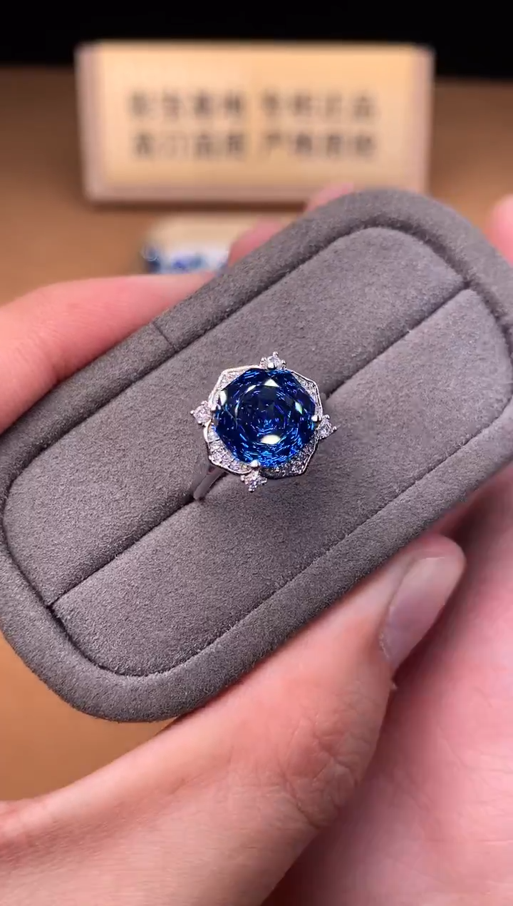 银S925镶嵌戒指托帕石2222