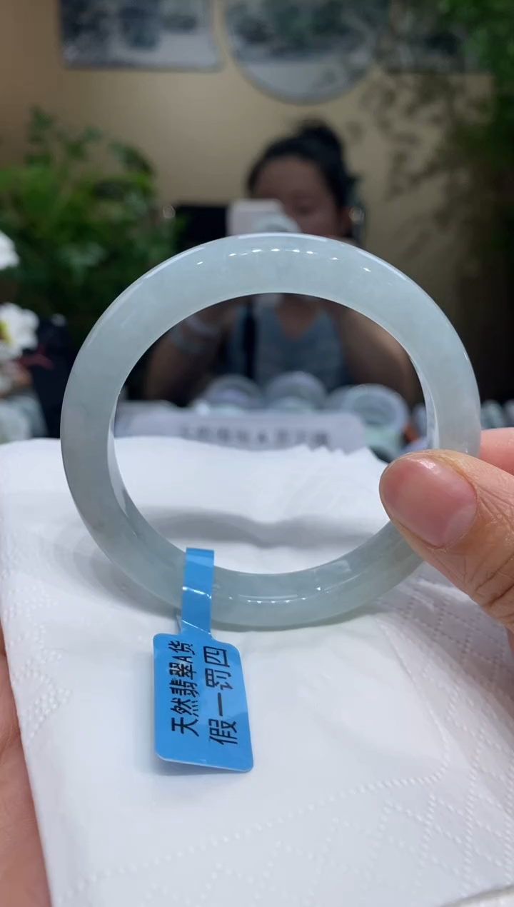 翡翠手镯未镶嵌翡翠55