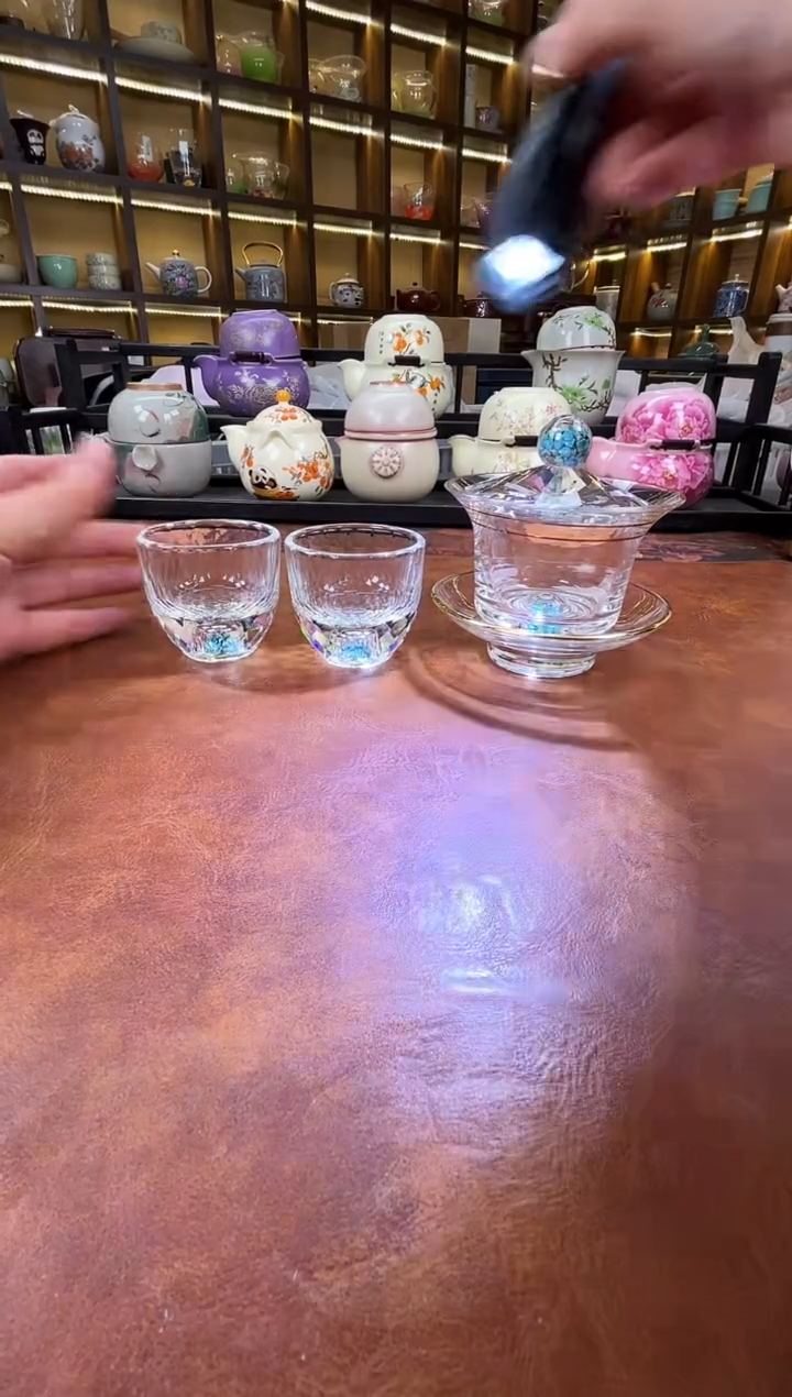 瓷片..............