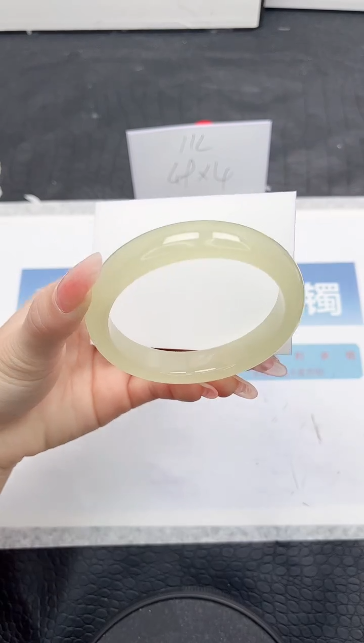 【闪购商品】石英质玉手镯未镶嵌139-62