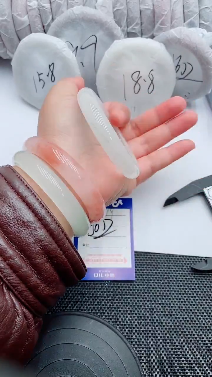 未镶嵌手镯石英质玉19-56-57