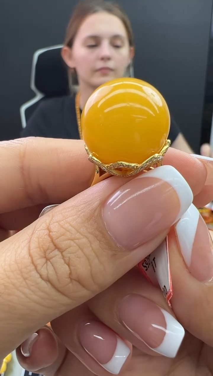 【闪购商品】琥珀未镶嵌戒指71秒拍号