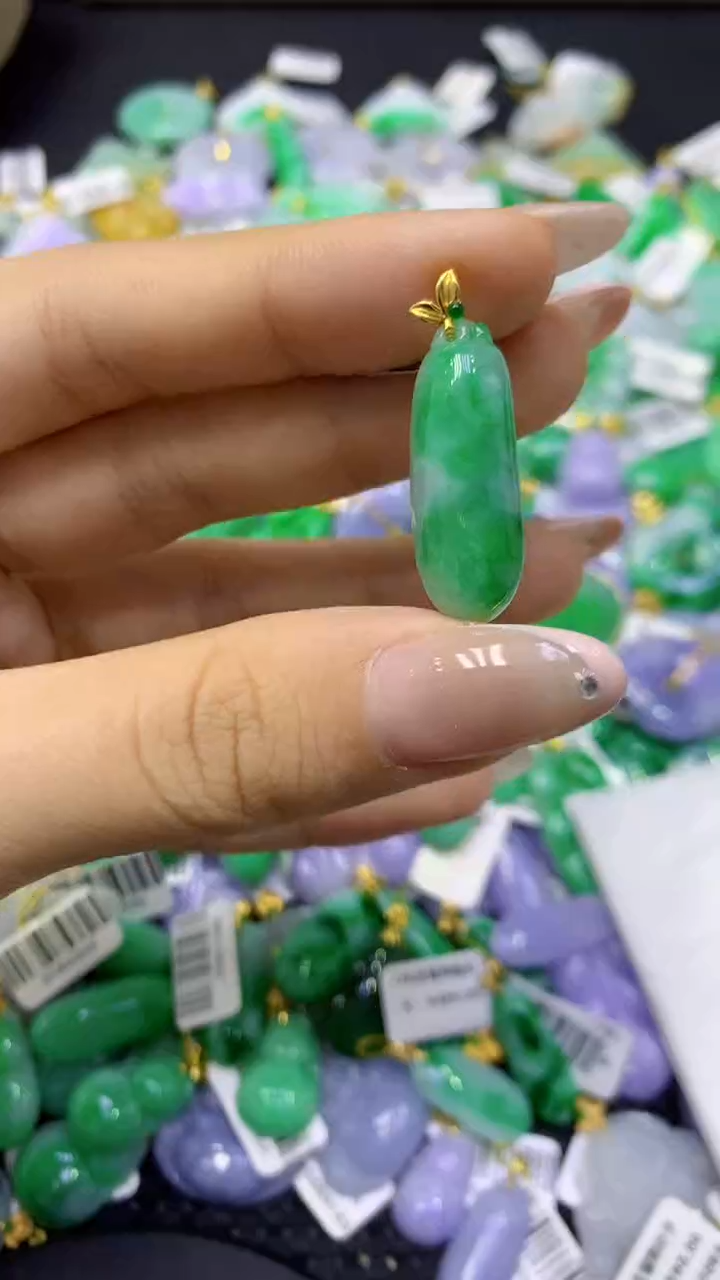 颈饰18K金镶嵌翡翠天然缅甸翡翠A货