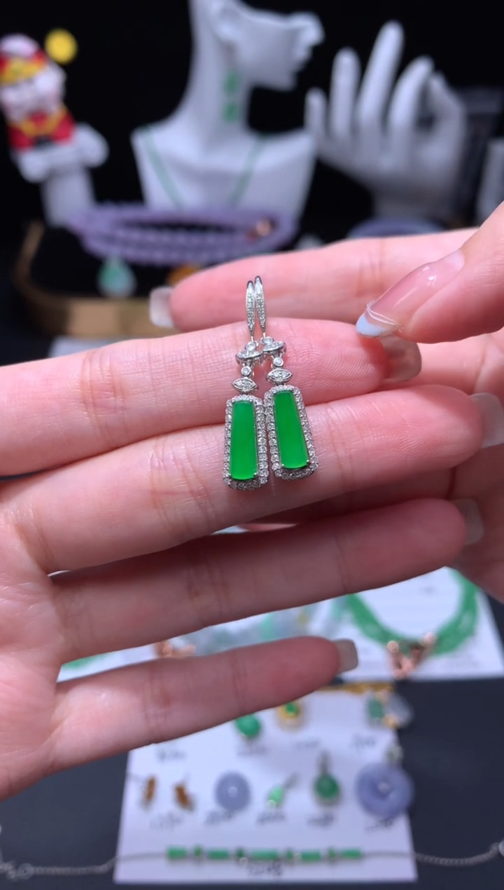 18K金镶嵌定制翡翠48小时鉴赏期 退货不扣服务费