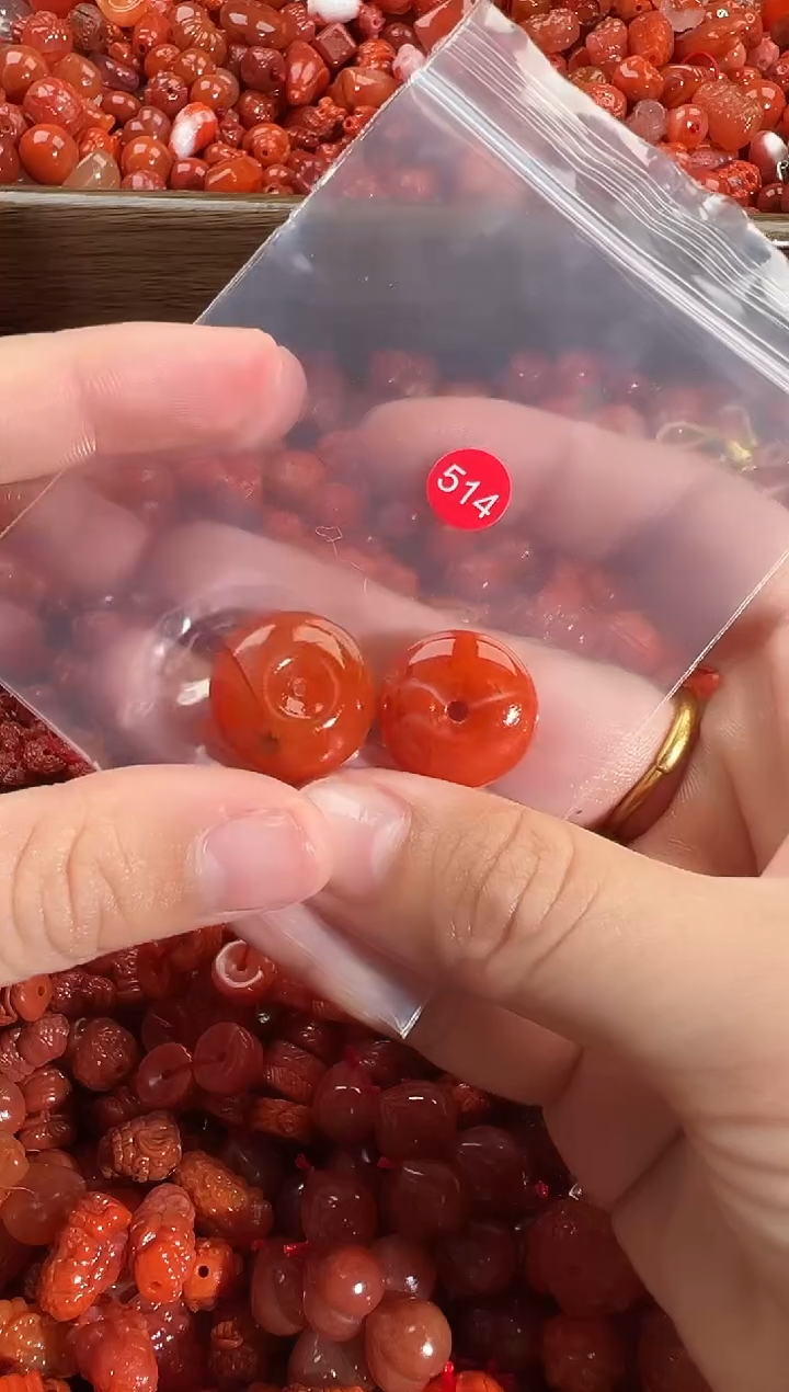 颈饰未镶嵌南红玛瑙1