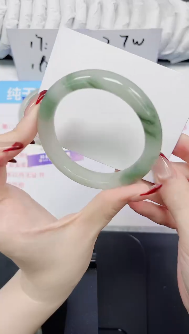 【闪购商品】石英质玉手镯未镶嵌272