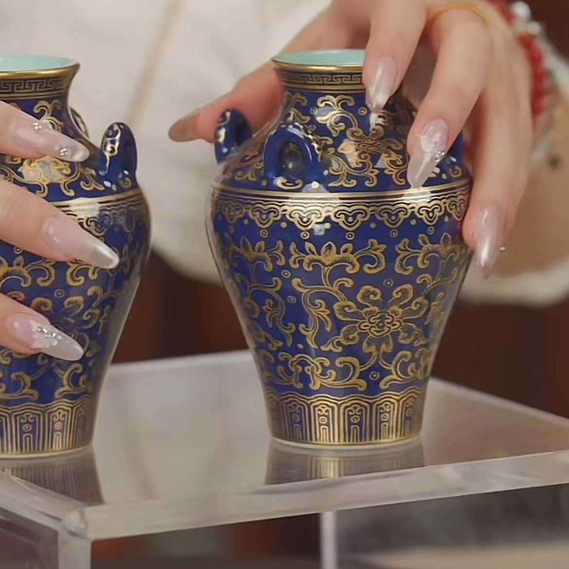 国呈拍卖古董瓷器