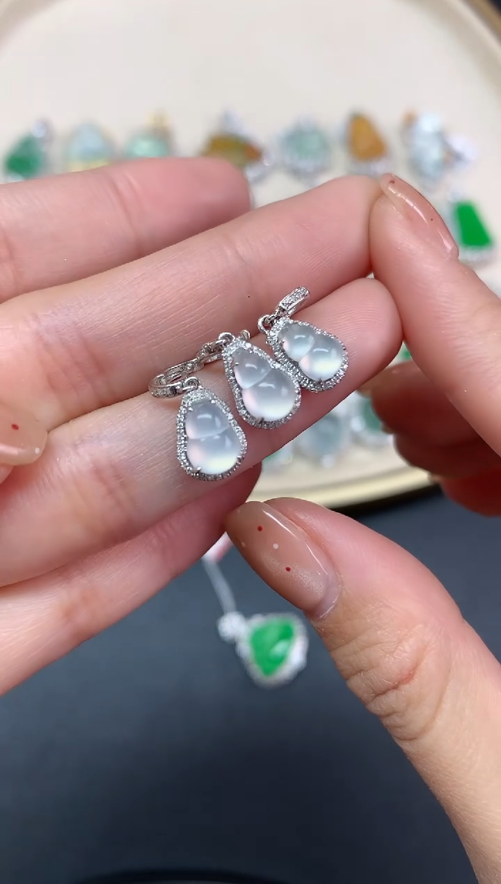 【闪购商品】翡翠吊坠(不含链)18K金镶嵌吊坠A527|980