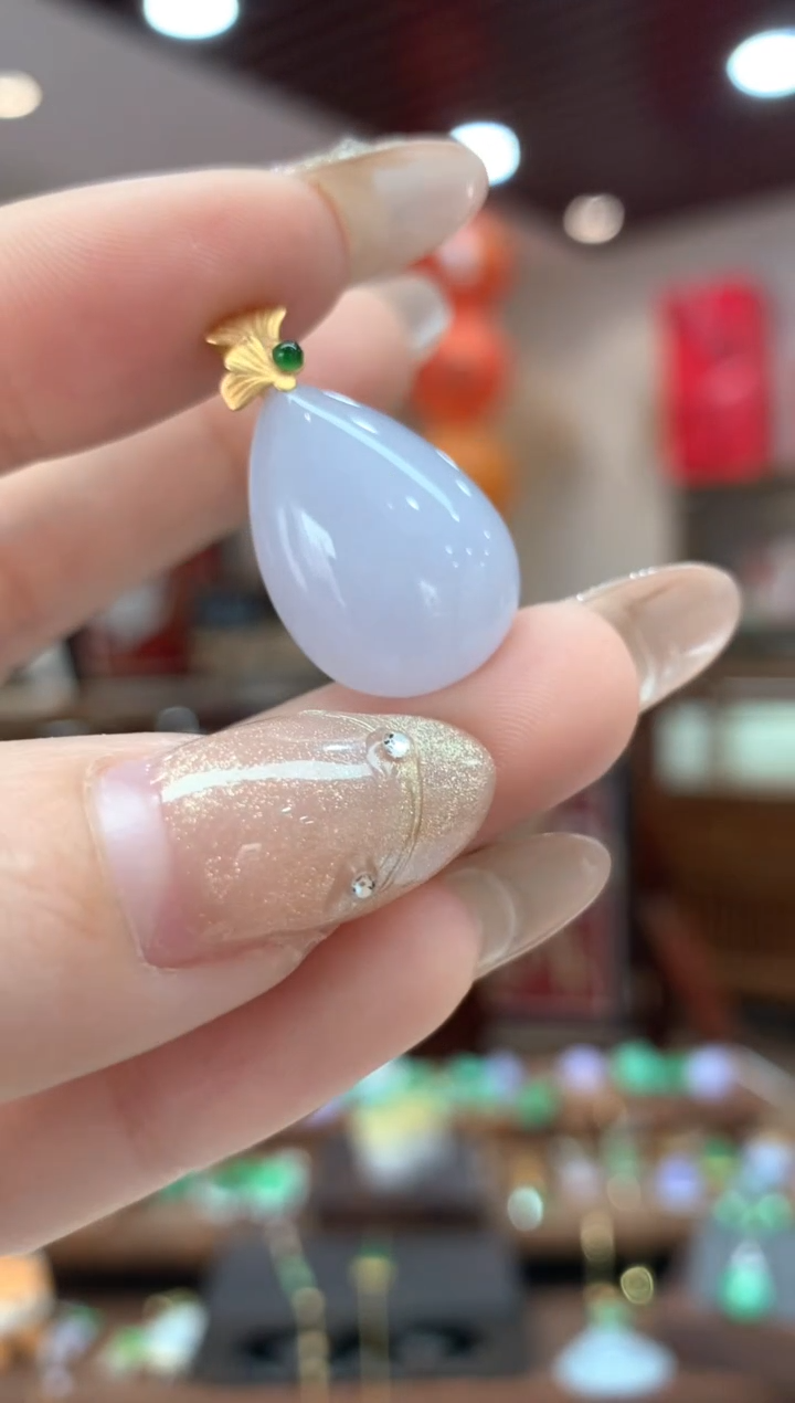 【闪购商品】翡翠吊坠(不含链)18K金镶嵌水滴
