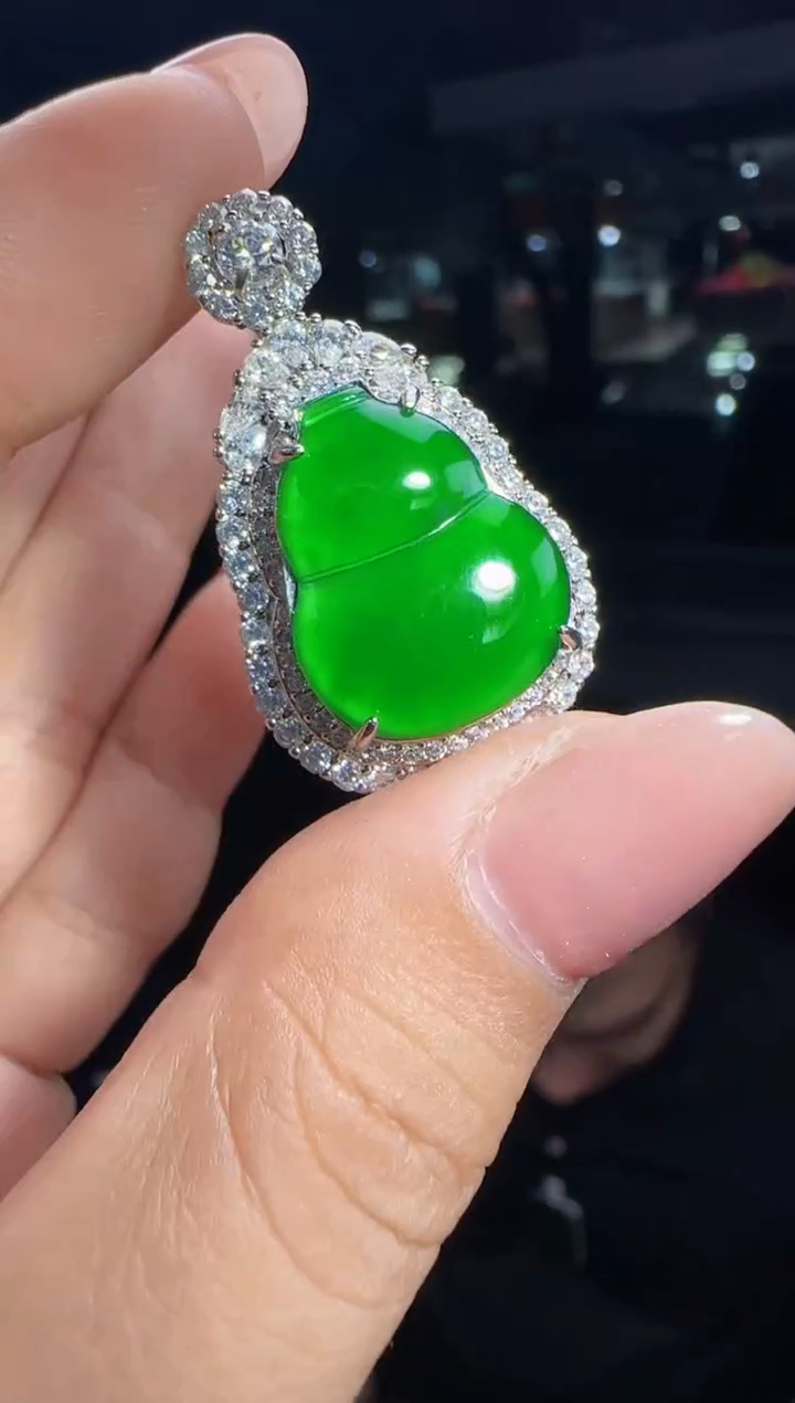 未镶嵌定制翡翠翡翠吊坠56