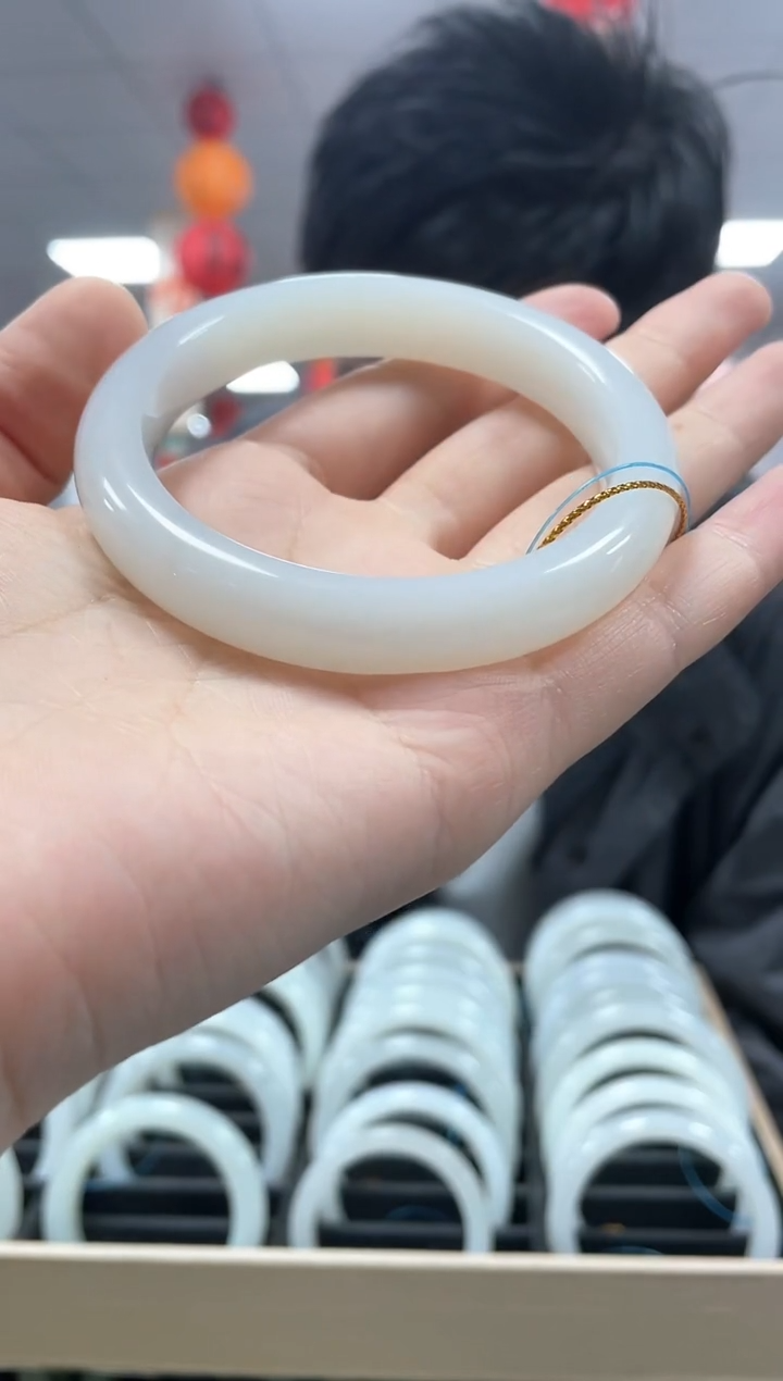 【闪购商品】和田玉手镯未镶嵌圈口备注 荔枝冻手镯一条（福利）