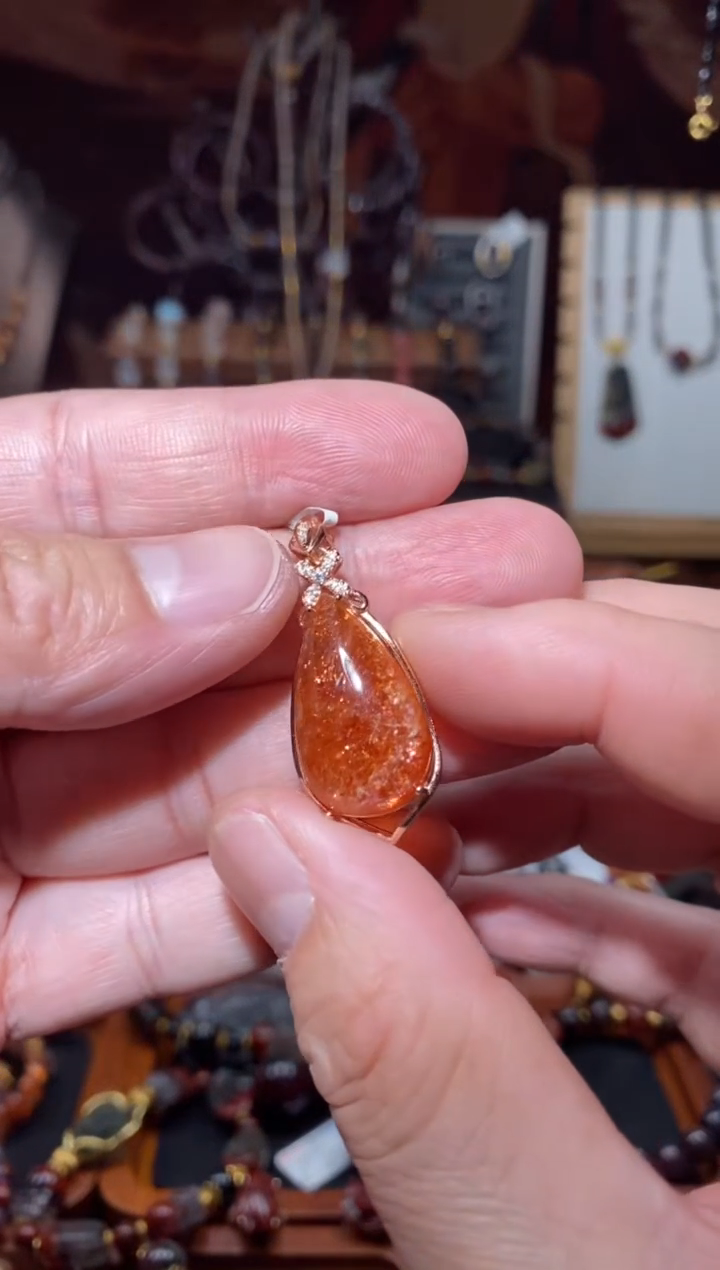 【闪购商品】长石吊坠未镶嵌金太阳