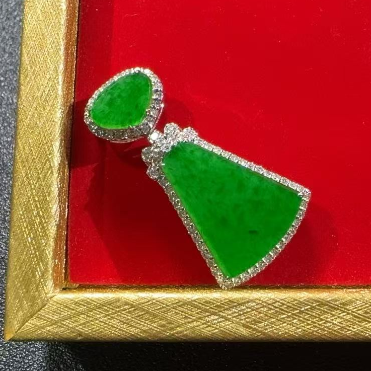 雅姐翡翠-18k金镶嵌翡翠颈饰