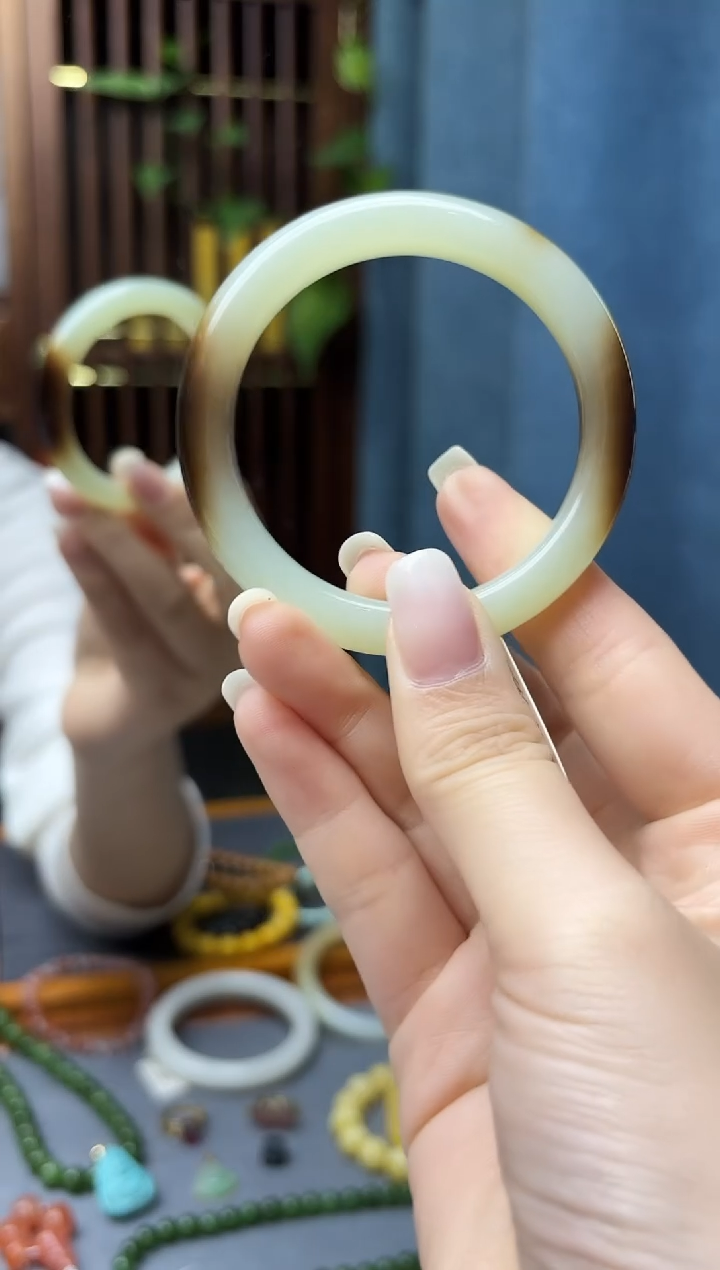 未镶嵌手镯和田玉和田玉手镯51#+XE02946