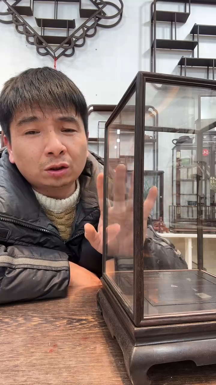 【闪购商品】东非黑黄檀（紫光檀）木艺玻璃罩409