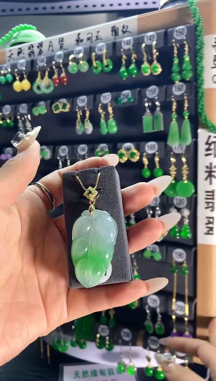 【闪购商品】翡翠耳饰银S925镶嵌217....