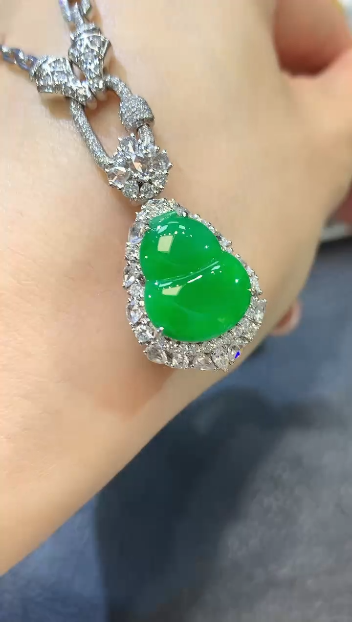 【闪购商品】翡翠吊坠(不含链)18K金镶嵌D31