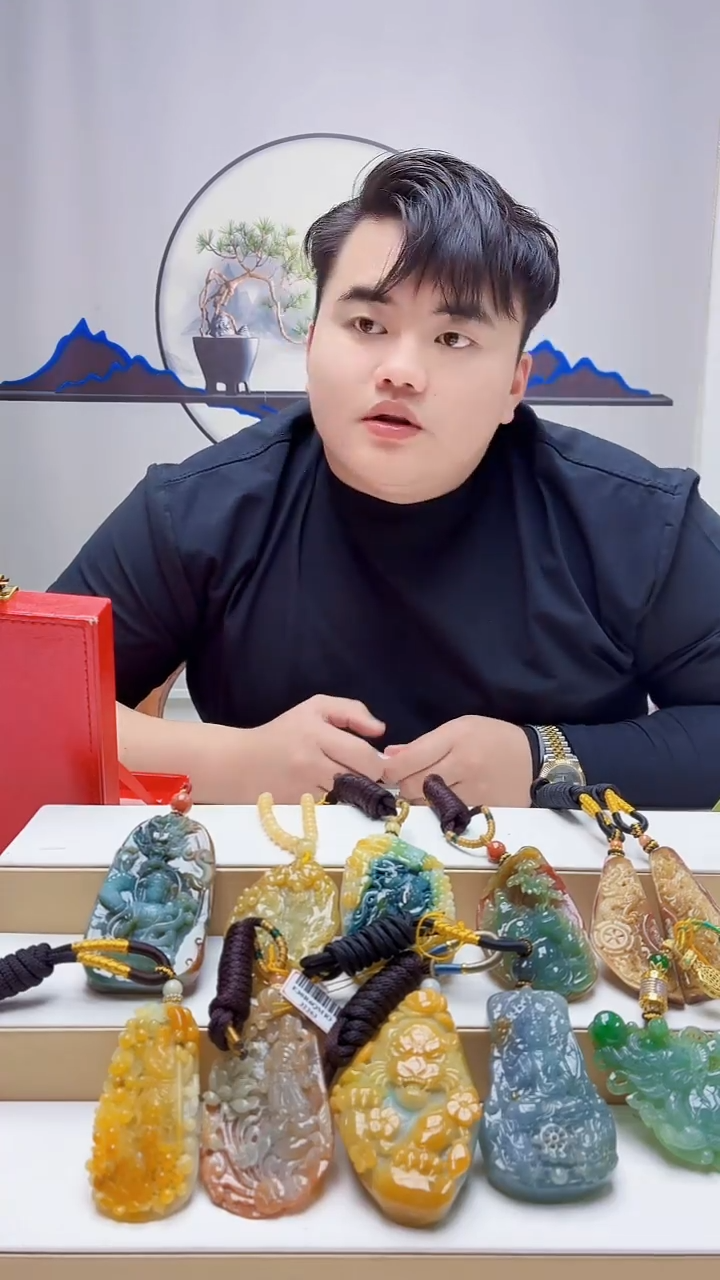 未镶嵌定制翡翠k**15060zm-毛货挂件