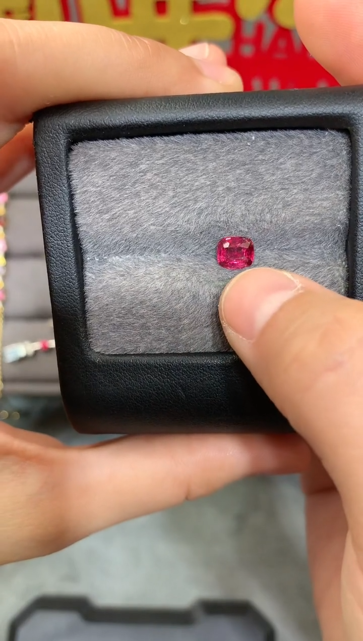 【闪购商品】定制尖晶石裸石未镶嵌枕型 玫瑰色调 0.85ct