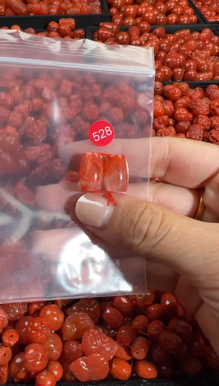 颈饰未镶嵌南红玛瑙1