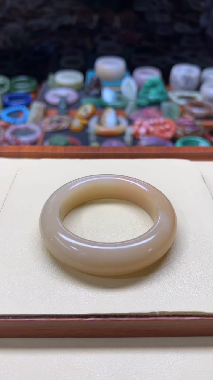 未镶嵌手镯石英质玉?****?108