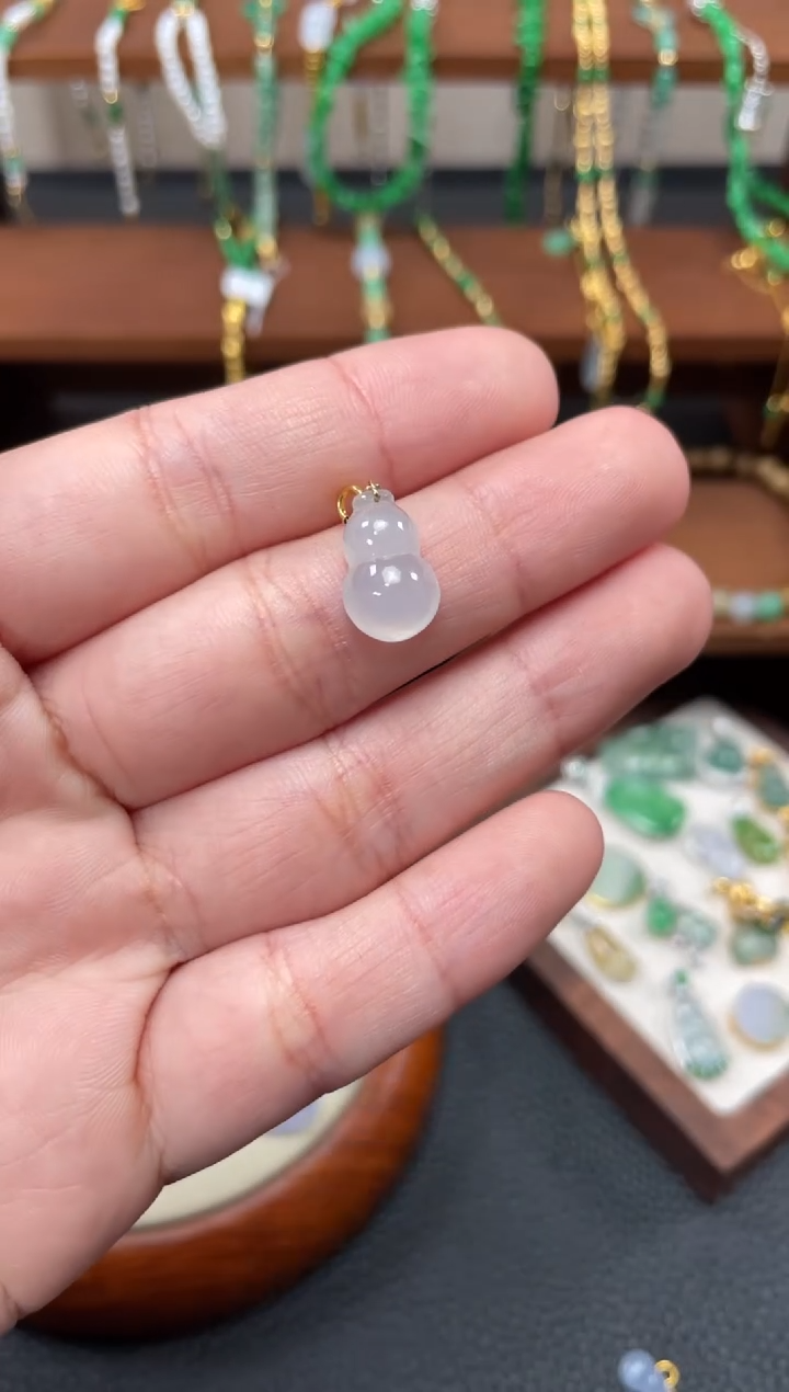 【闪购商品】翡翠吊坠(不含链)18K金镶嵌一个     P610