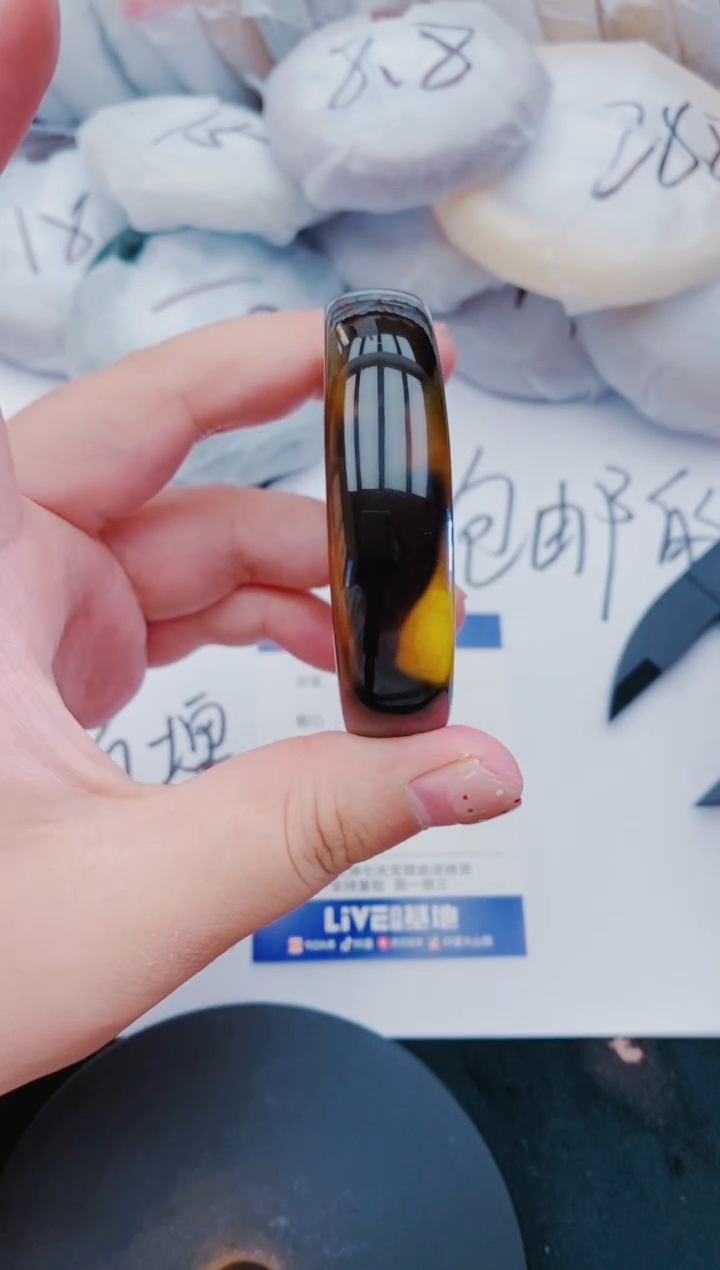 石英质玉手镯未镶嵌1