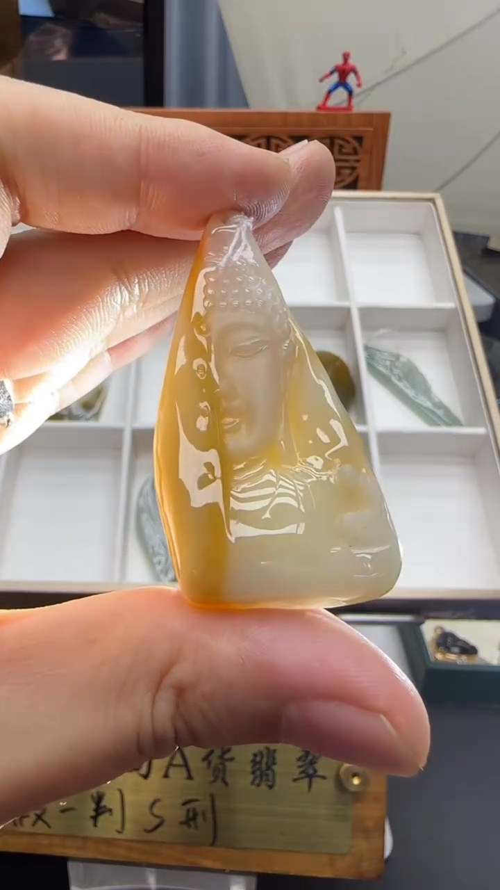 【闪购商品】翡翠挂件未镶嵌国雕谢林工（定制退货扣1000元）