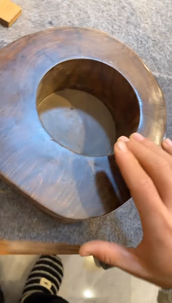 花梨木类海南黄花梨笔筒 有点小瑕疵