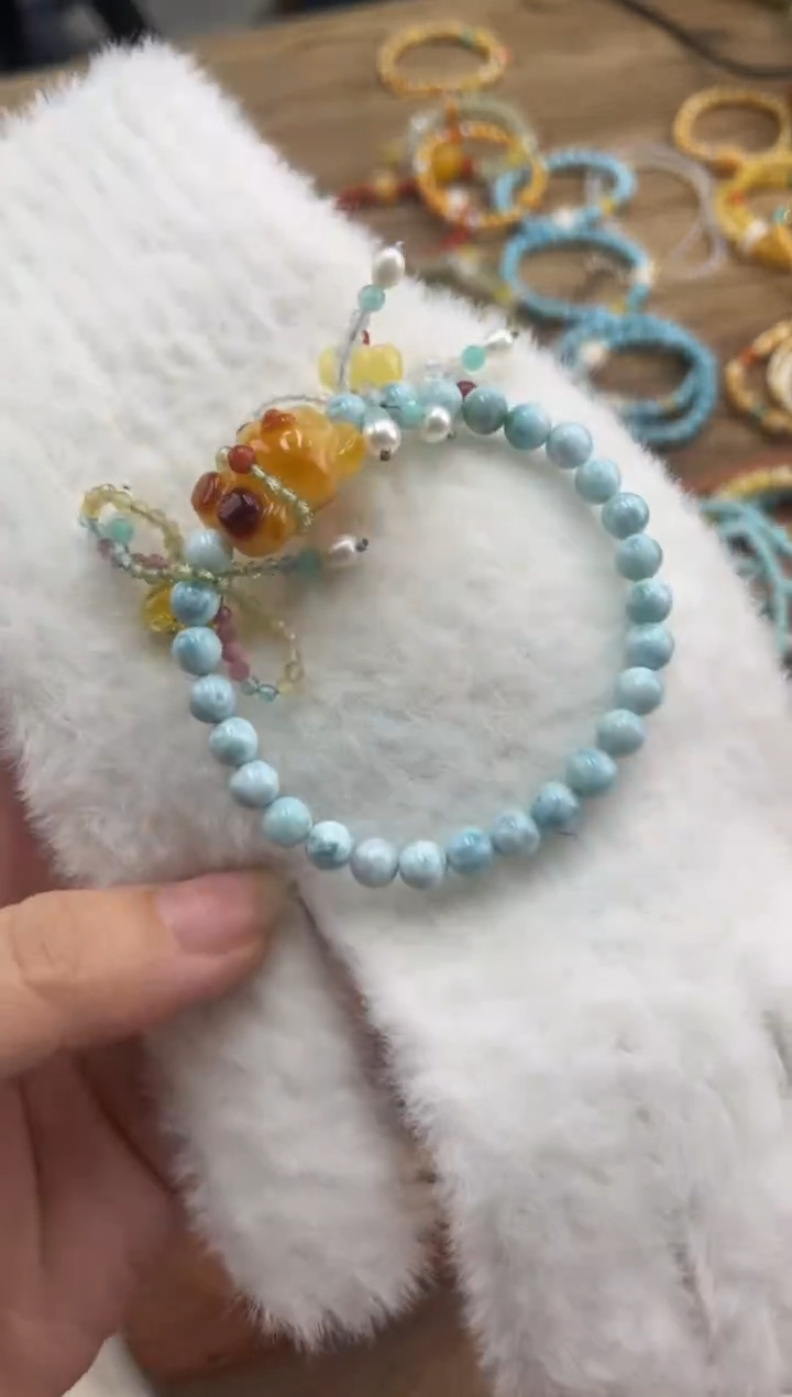 【闪购商品】蜜蜡裸石未镶嵌设计款手串