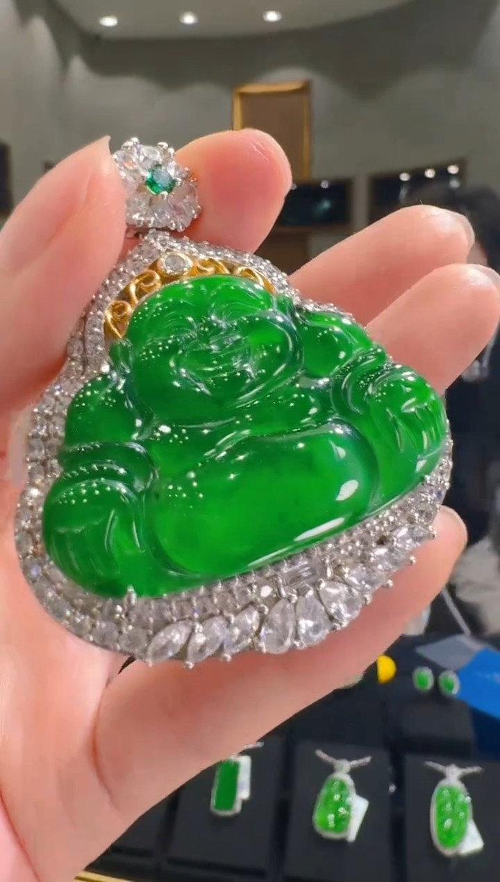 【闪购商品】翡翠吊坠(赠链)银S925镶嵌天然翡翠A货多样性发一件