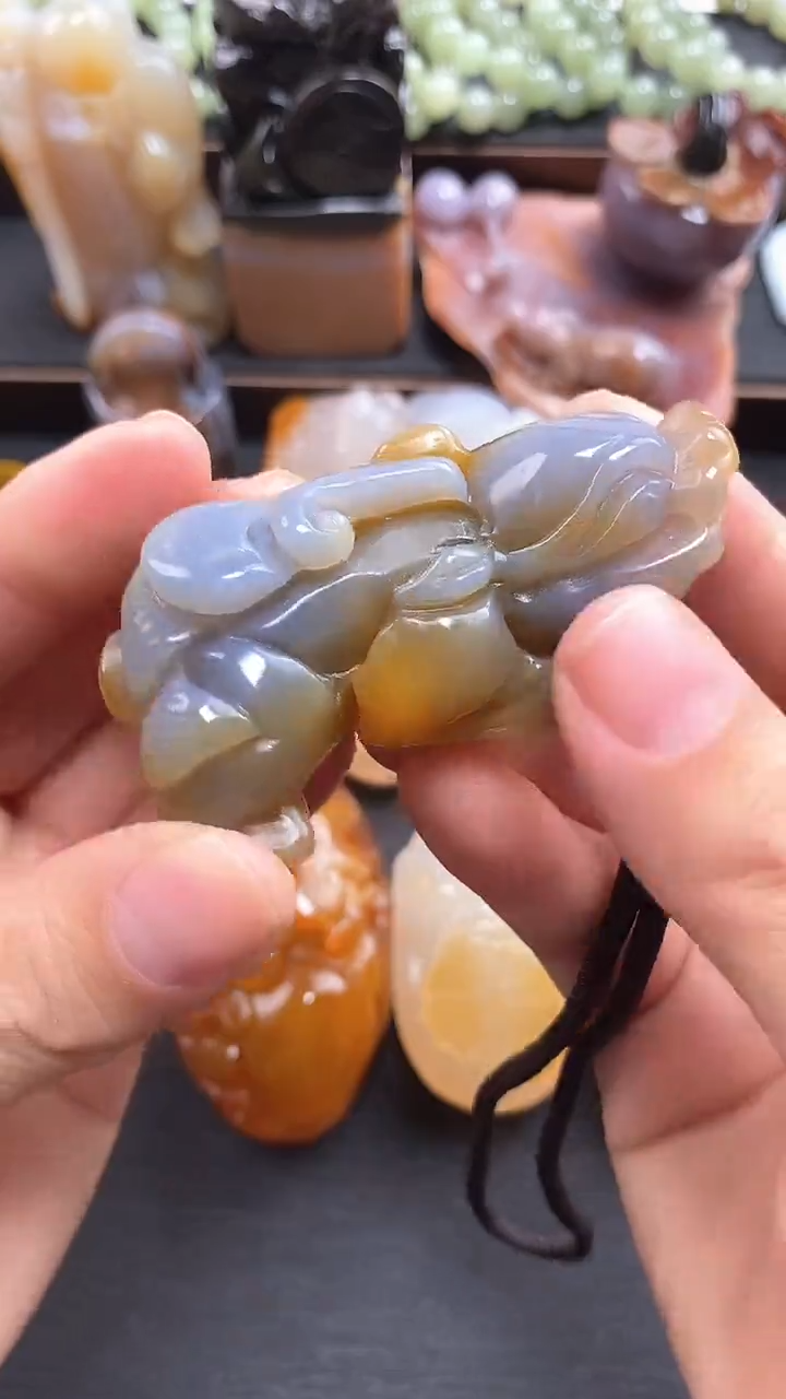 【闪购商品】玛瑙/玉髓手把件未镶嵌1