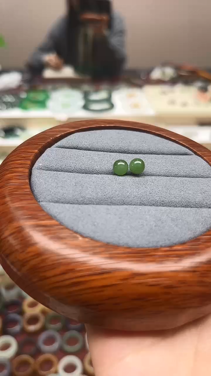 【闪购商品】和田玉耳饰18K金镶嵌卡6mm