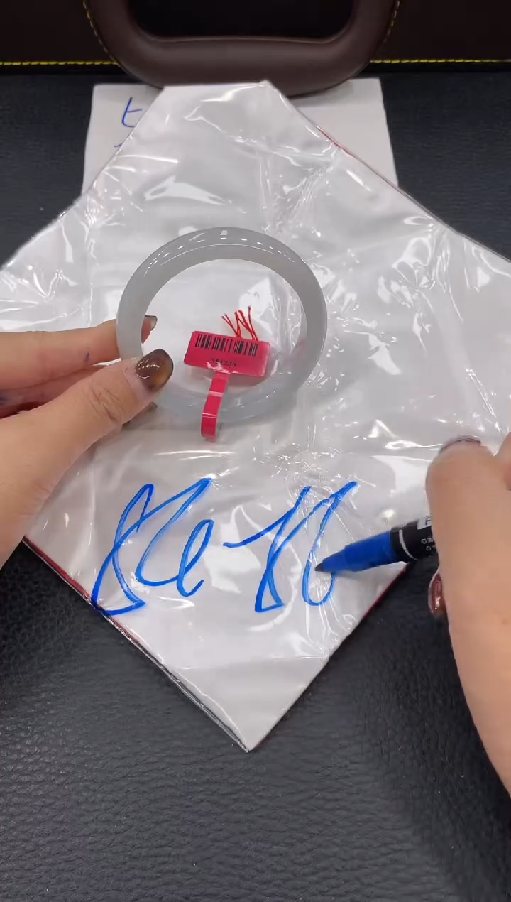 【闪购商品】翡翠手镯未镶嵌手镯