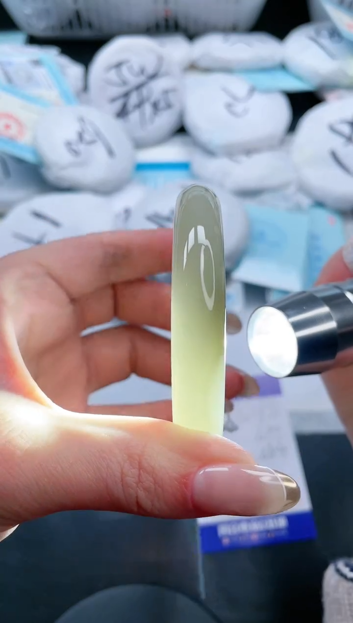 【闪购商品】和田玉手镯未镶嵌18V198-54