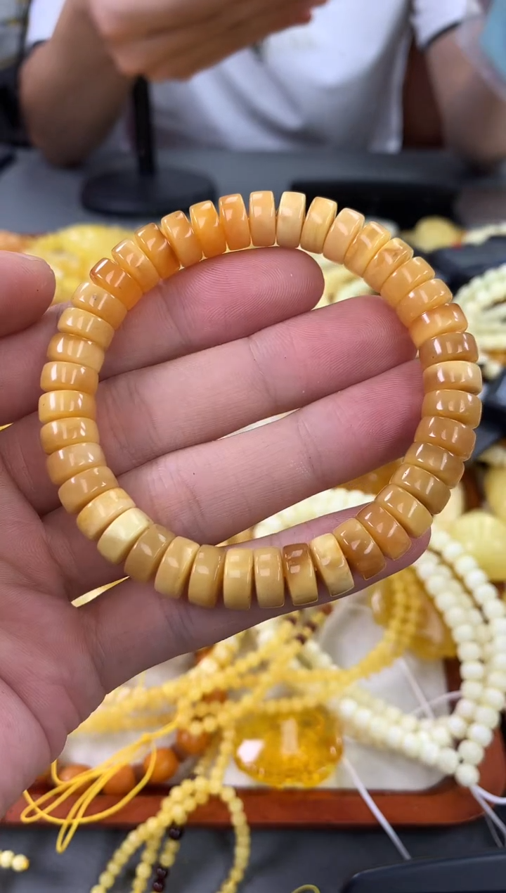 【闪购商品】琥珀裸石未镶嵌手串