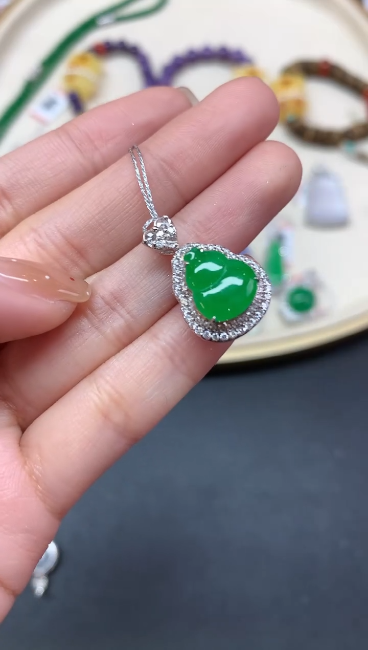 【闪购商品】翡翠吊坠(不含链)18K金镶嵌吊坠A237|13800